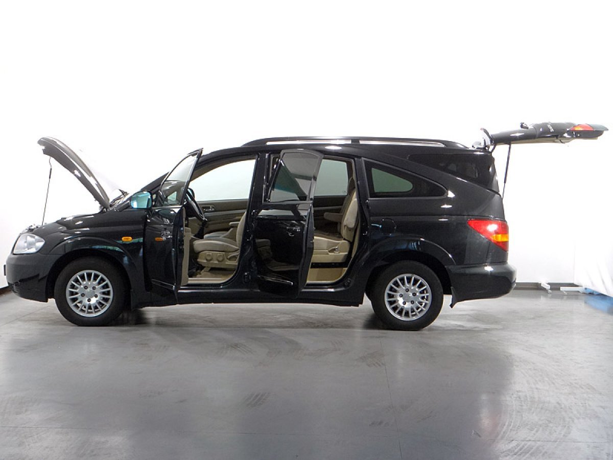 Foto SsangYong Rodius 13