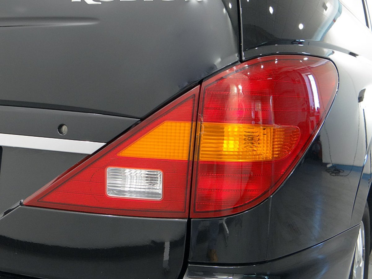 Foto SsangYong Rodius 16