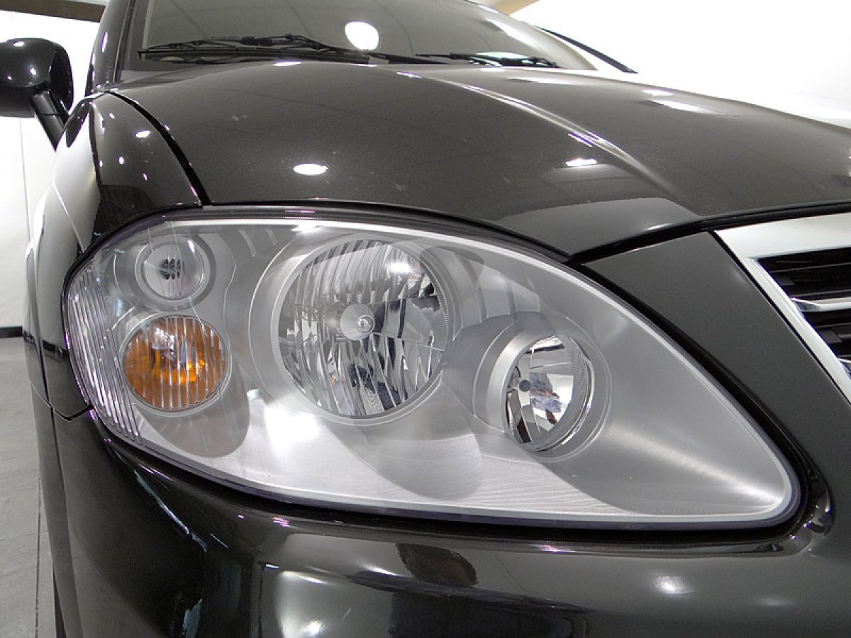 Foto SsangYong Rodius 17