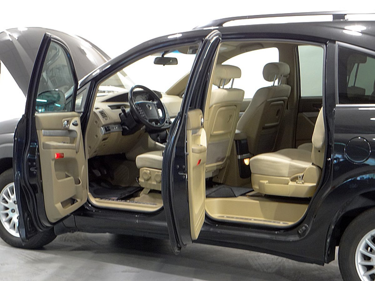 Foto SsangYong Rodius 20