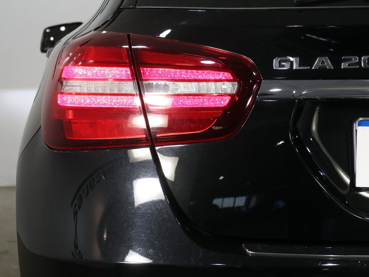 Foto Mercedes-Benz Clase GLA 10