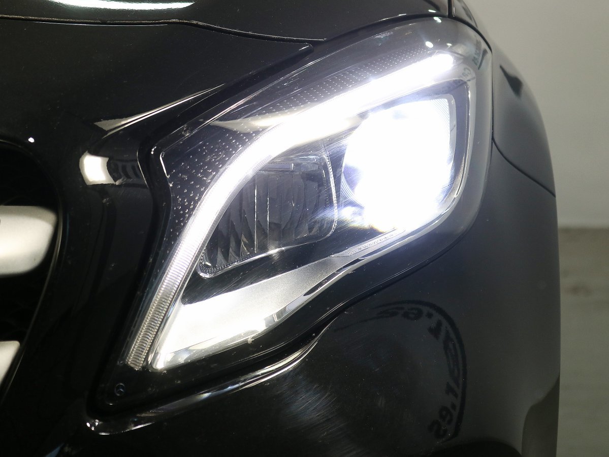 Foto Mercedes-Benz Clase GLA 13