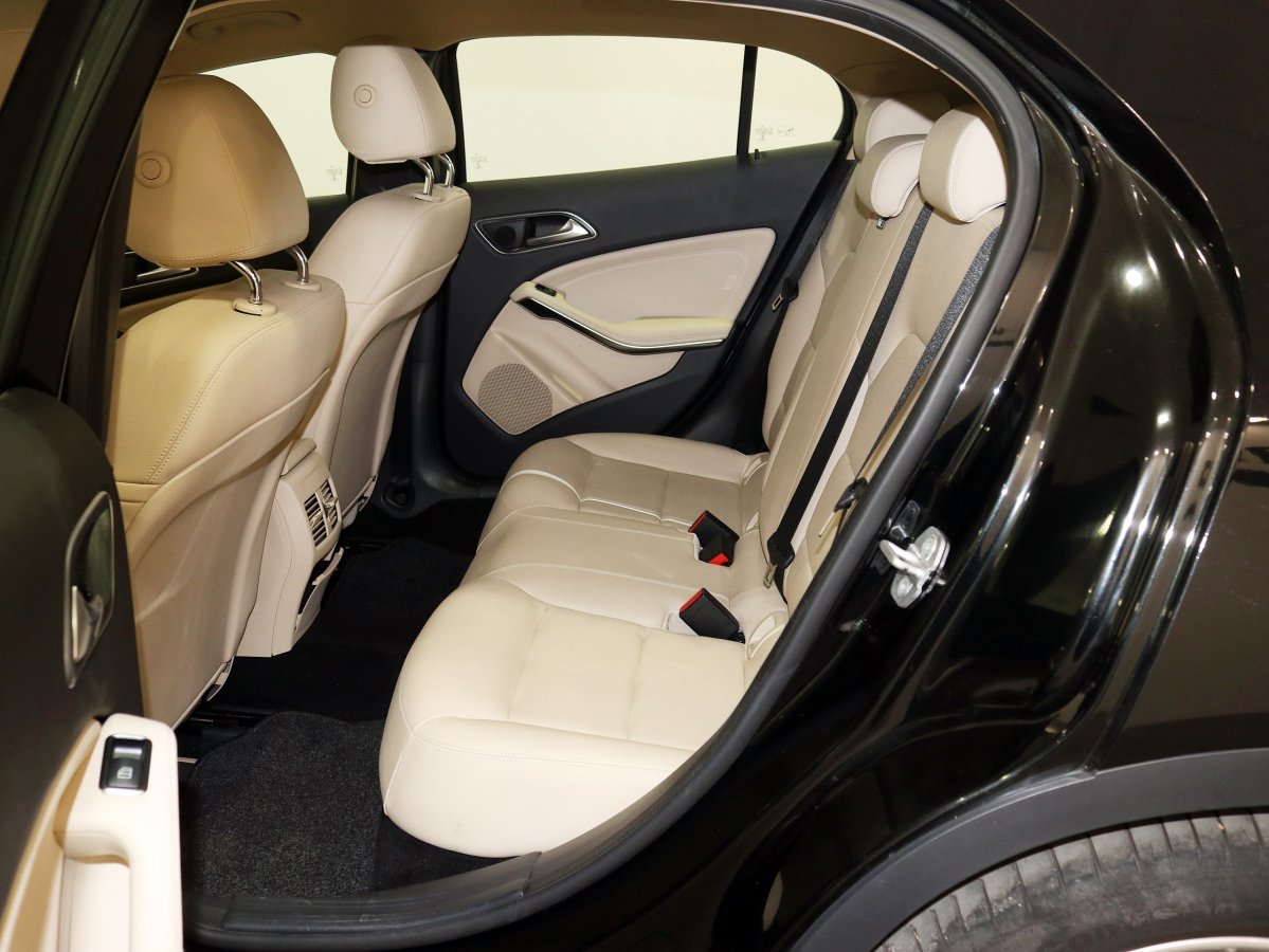 Foto Mercedes-Benz Clase GLA 16