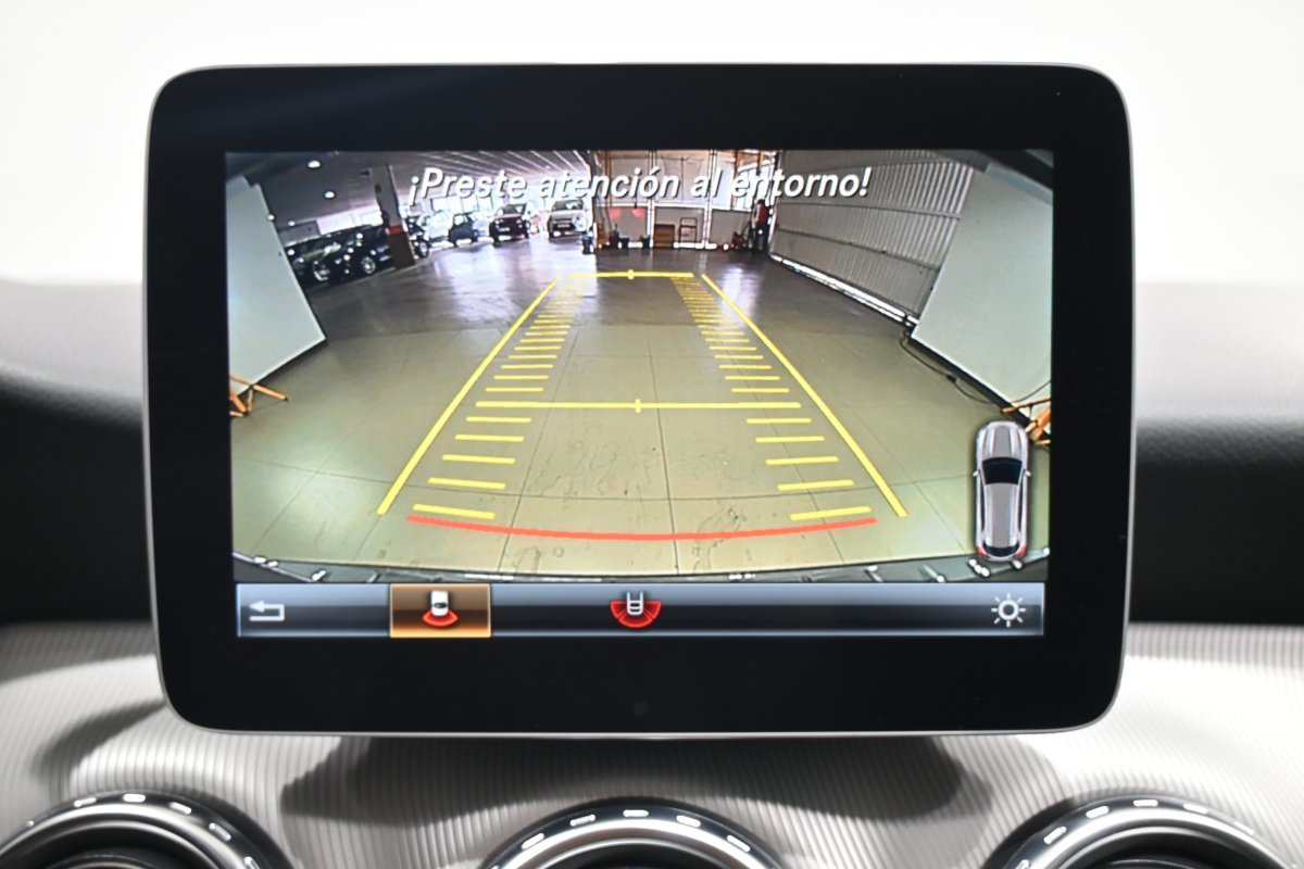 Foto Mercedes-Benz Clase GLA 15