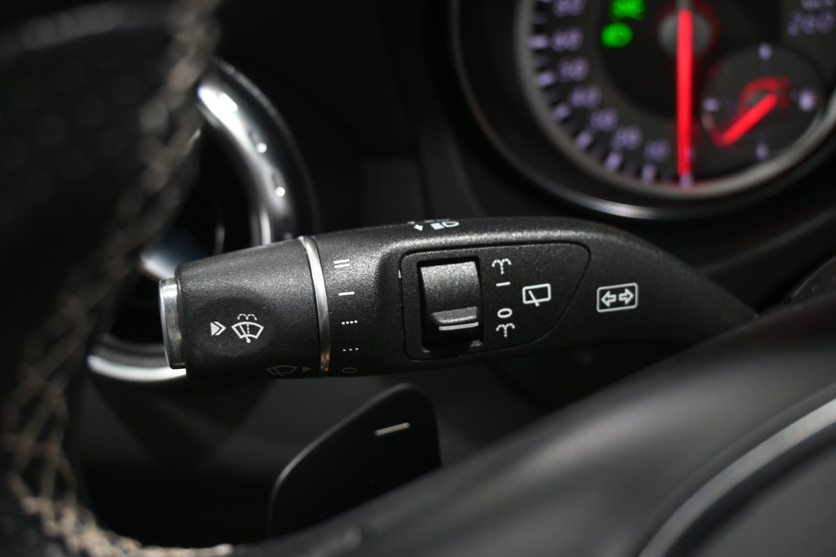 Foto Mercedes-Benz Clase GLA 24