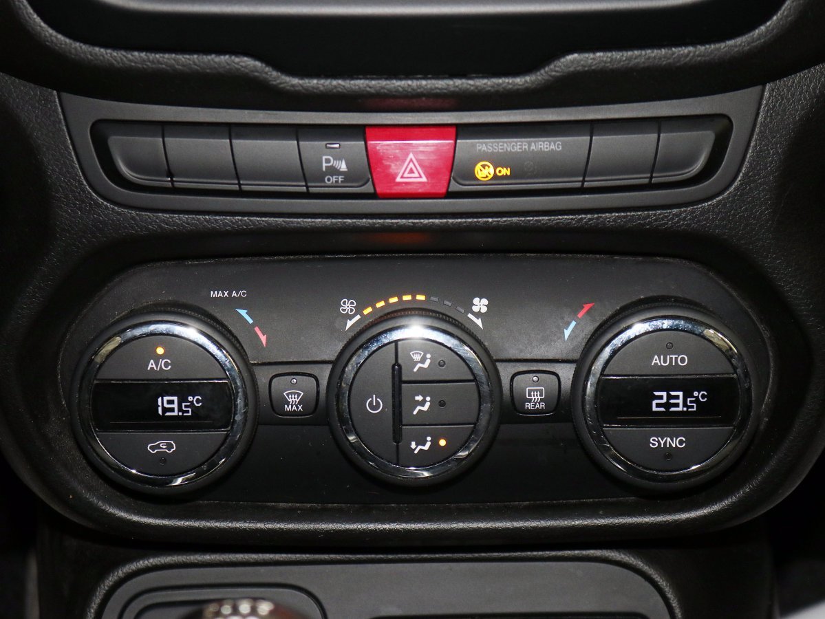 Foto Jeep Renegade 29