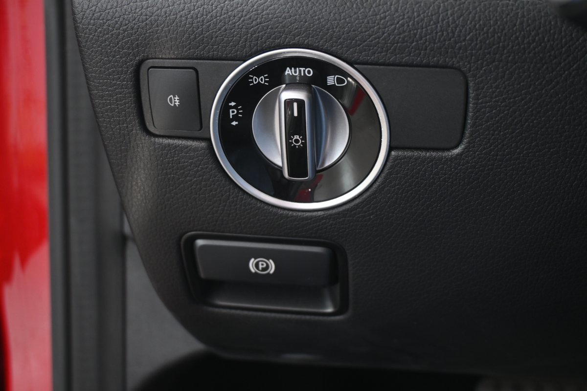 Foto Mercedes-Benz Clase SLC 23