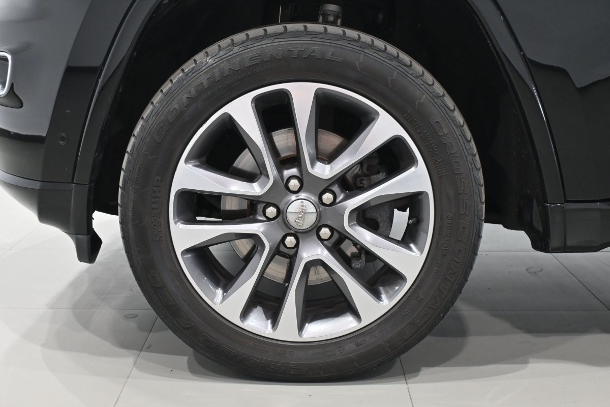 Foto Jeep Grand Cherokee 32