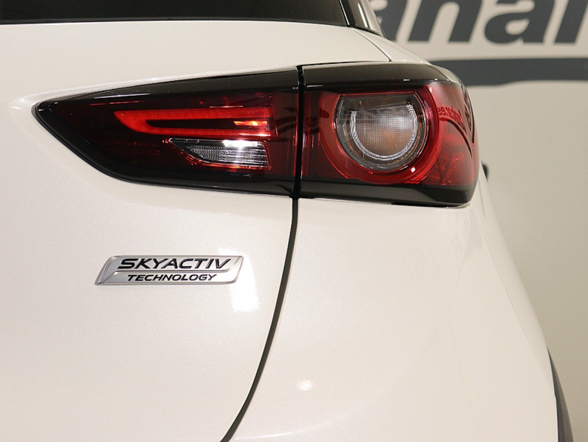 Foto Mazda CX-3 10