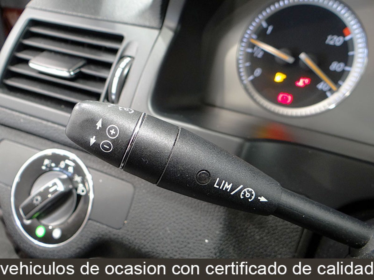 Foto Mercedes-Benz Clase C 30