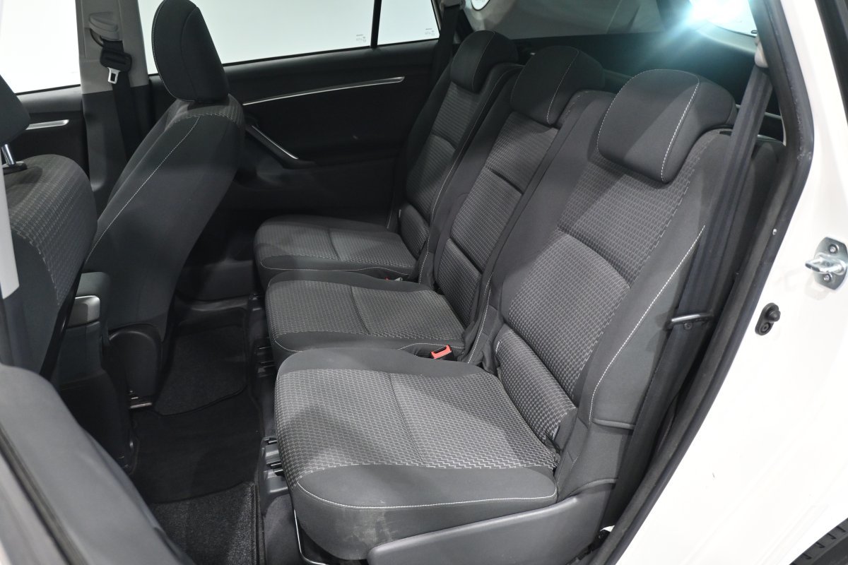 Foto Toyota Corolla Verso 11