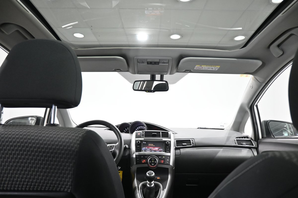 Foto Toyota Corolla Verso 26