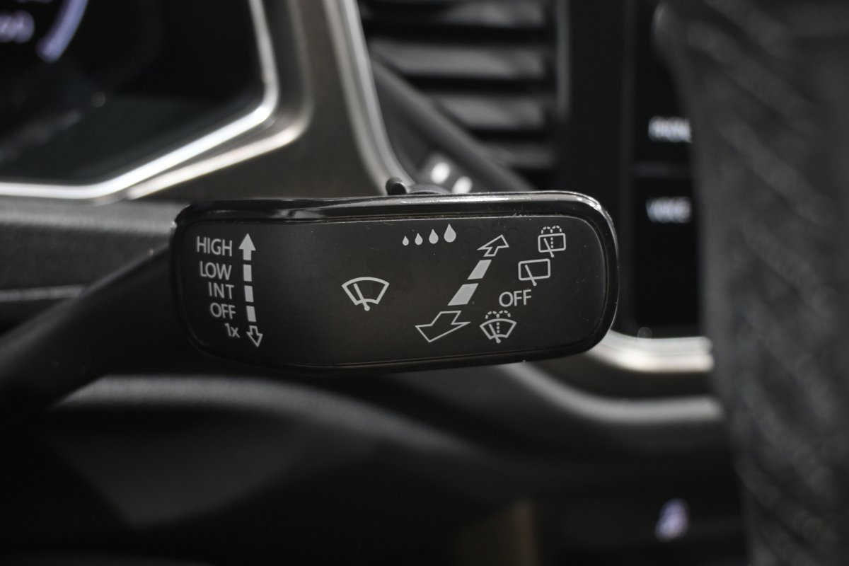 Foto Volkswagen T-Roc 24