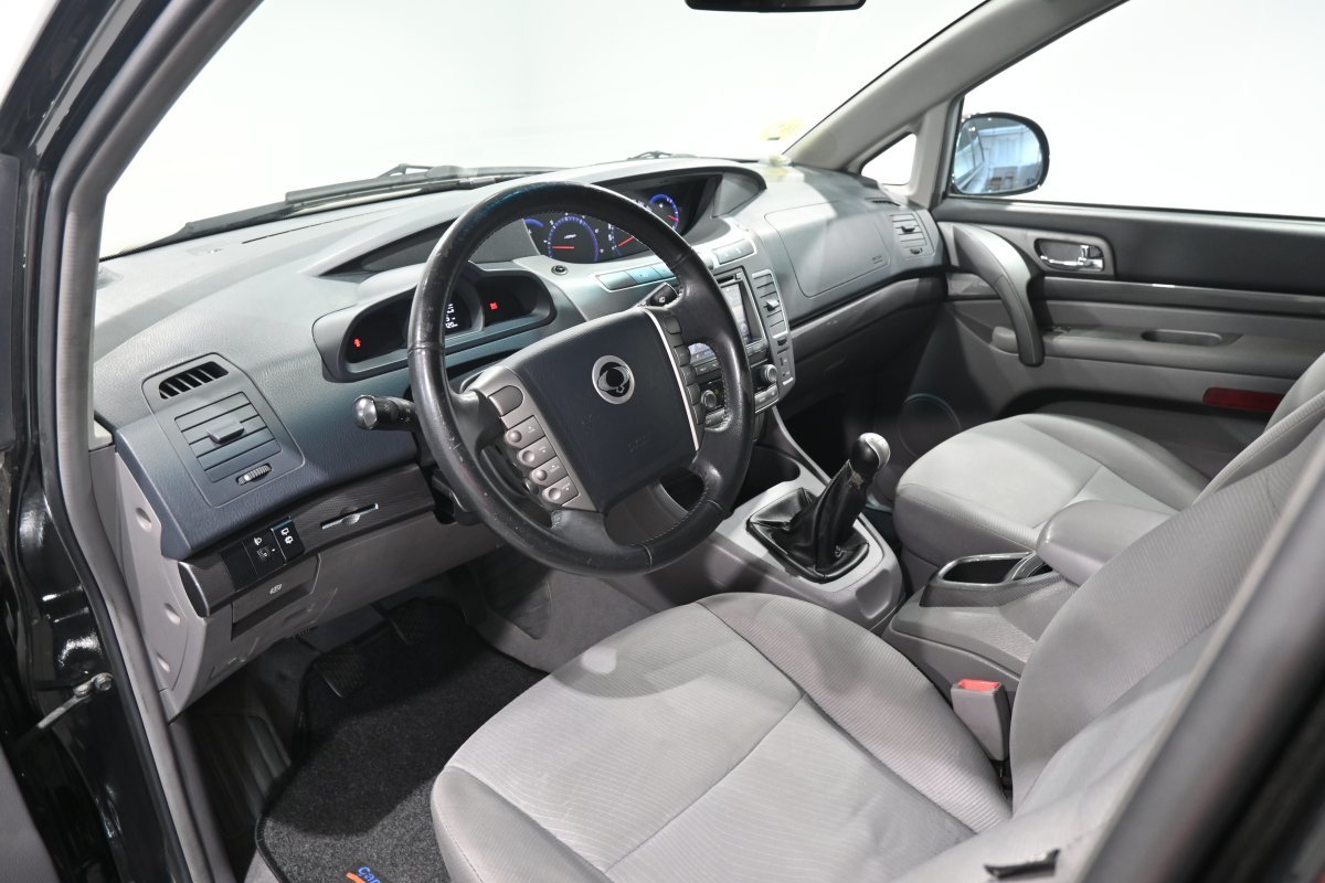 Foto SsangYong Rodius 9