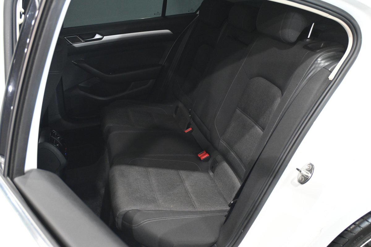 Foto Volkswagen Passat 11