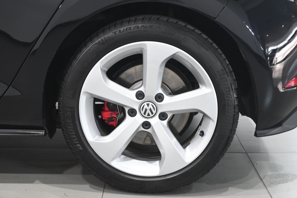 Foto Volkswagen Golf 28