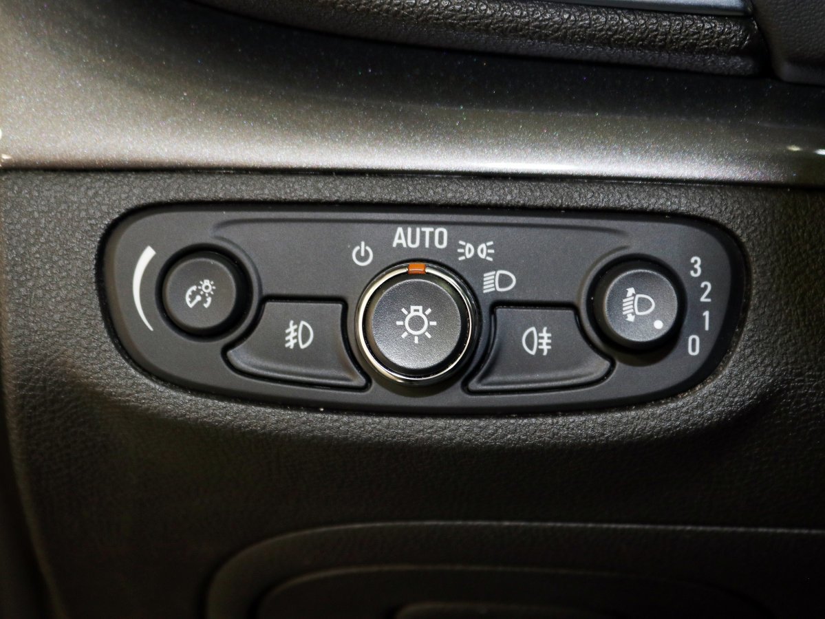 Foto Opel Mokka X 29