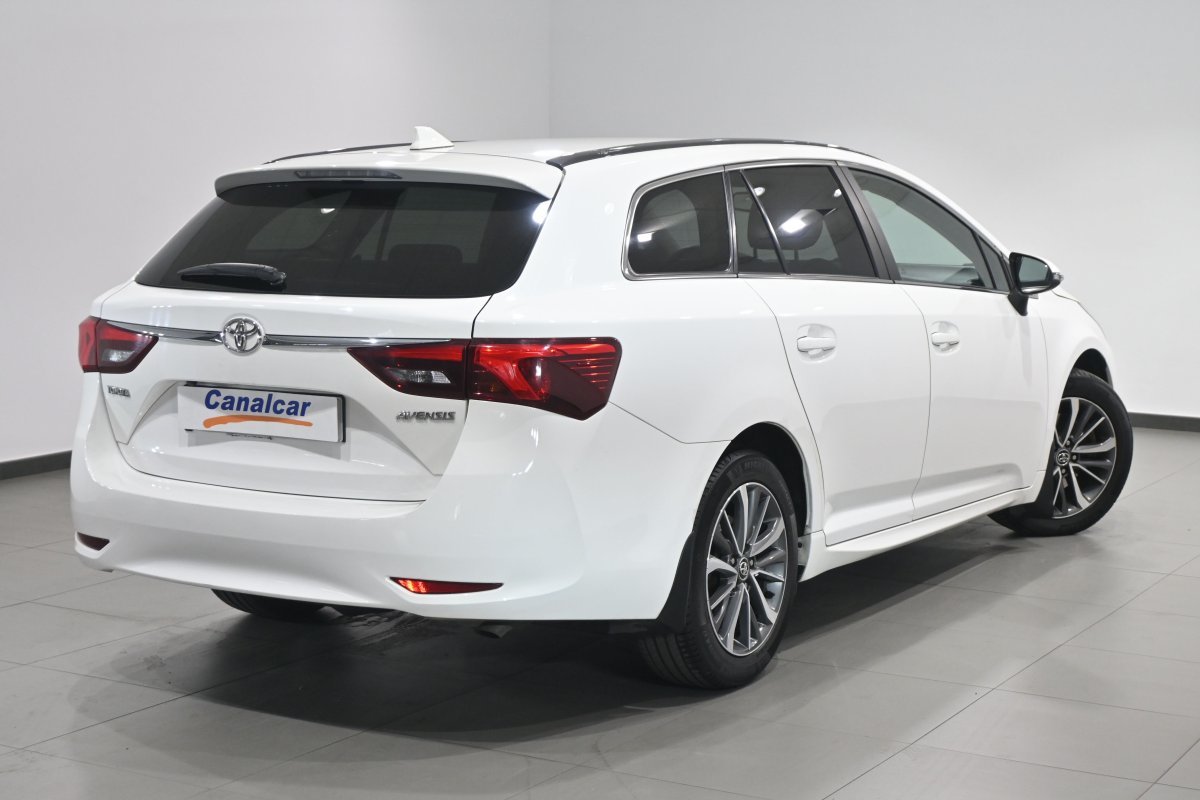 Foto Toyota Avensis 4