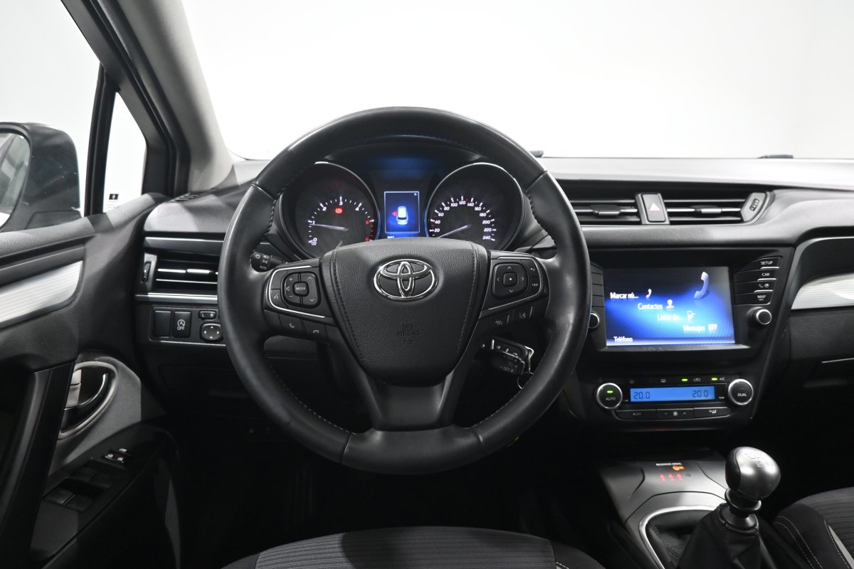 Foto Toyota Avensis 17