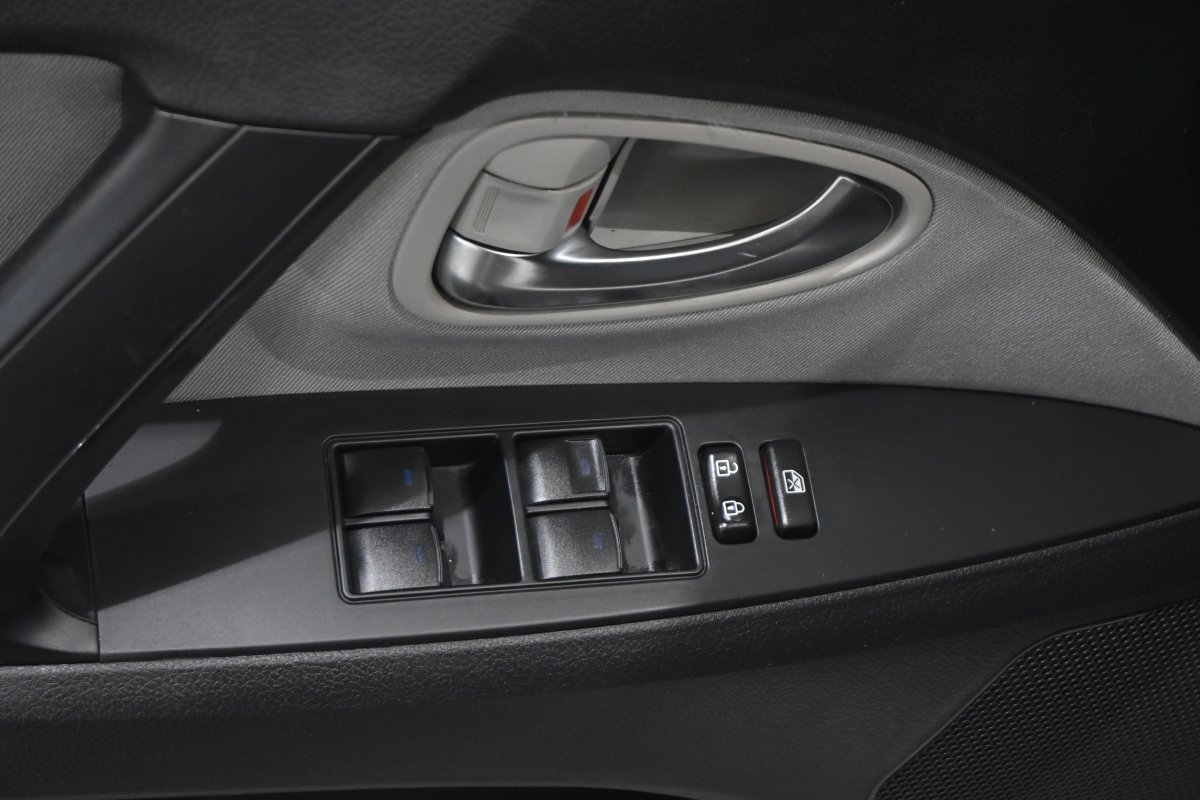 Foto Toyota Avensis 25