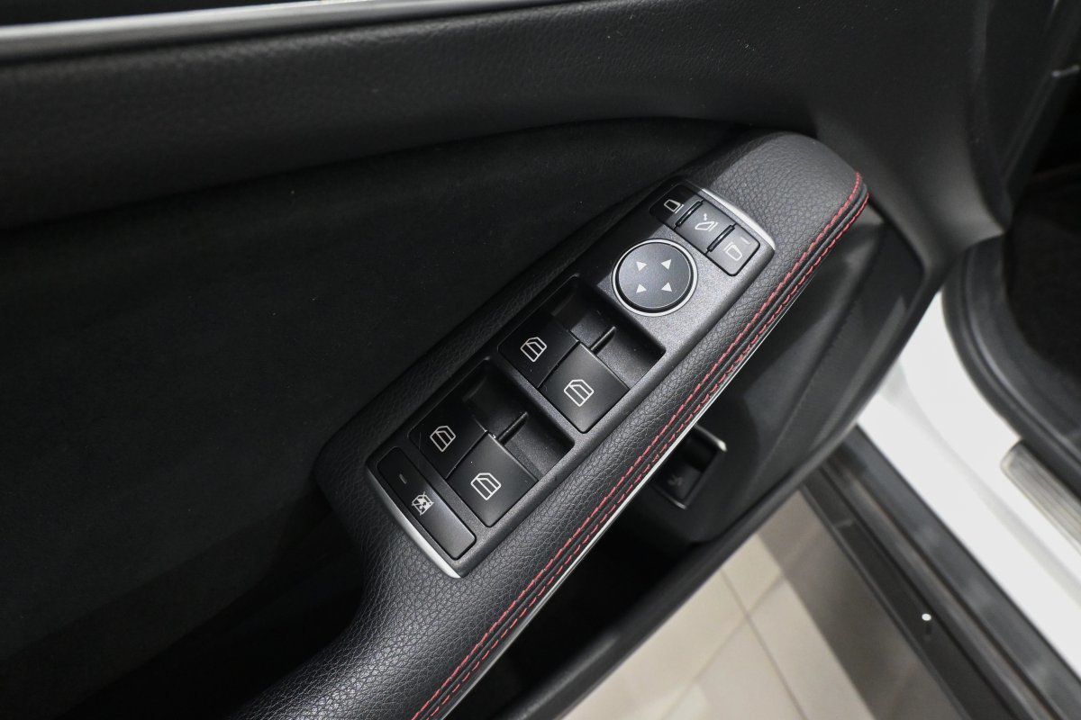 Foto Mercedes-Benz Clase GLA 30