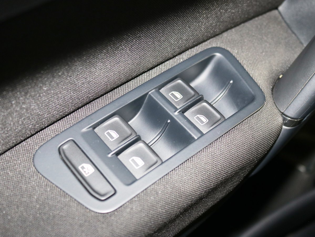 Foto Volkswagen Golf Sportsvan 22