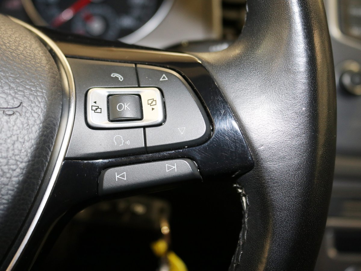 Foto Volkswagen Golf Sportsvan 25