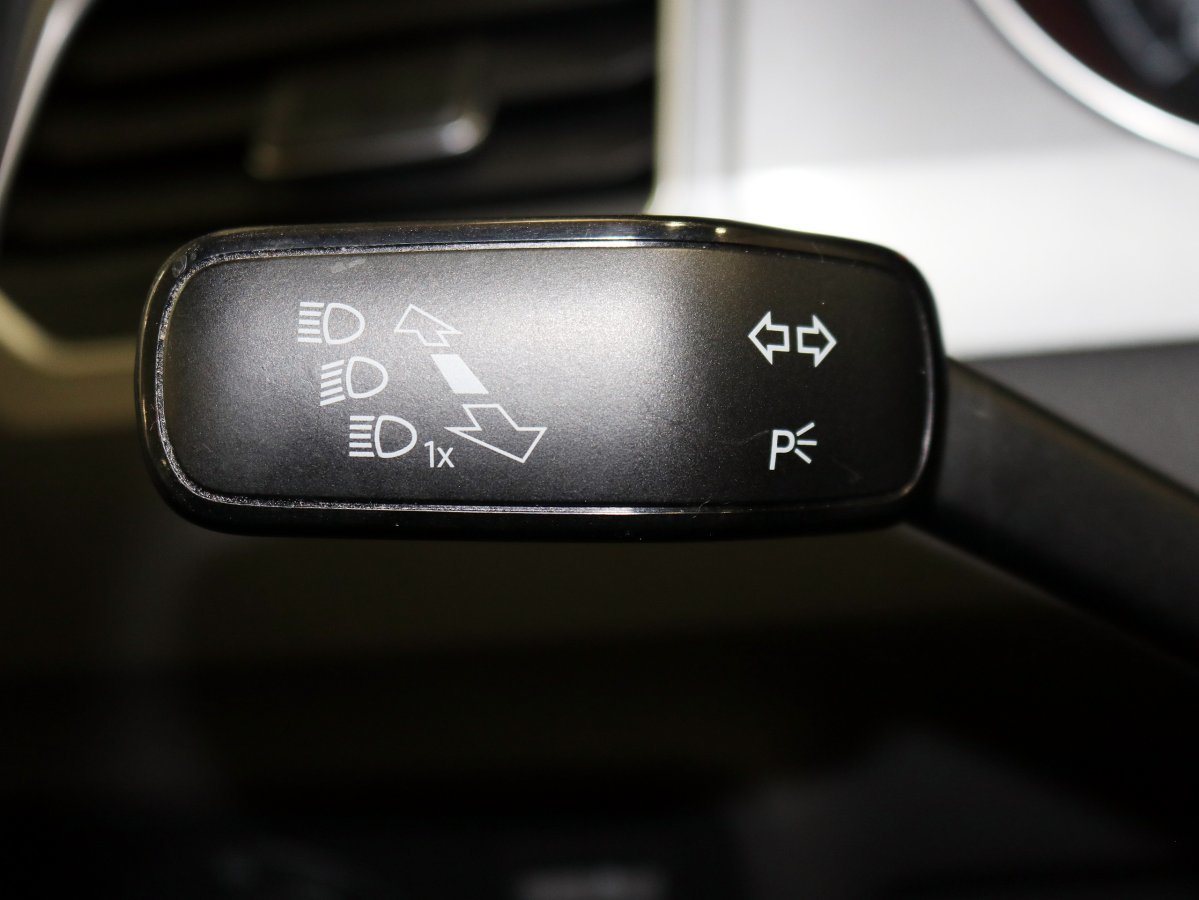 Foto Volkswagen Golf Sportsvan 27