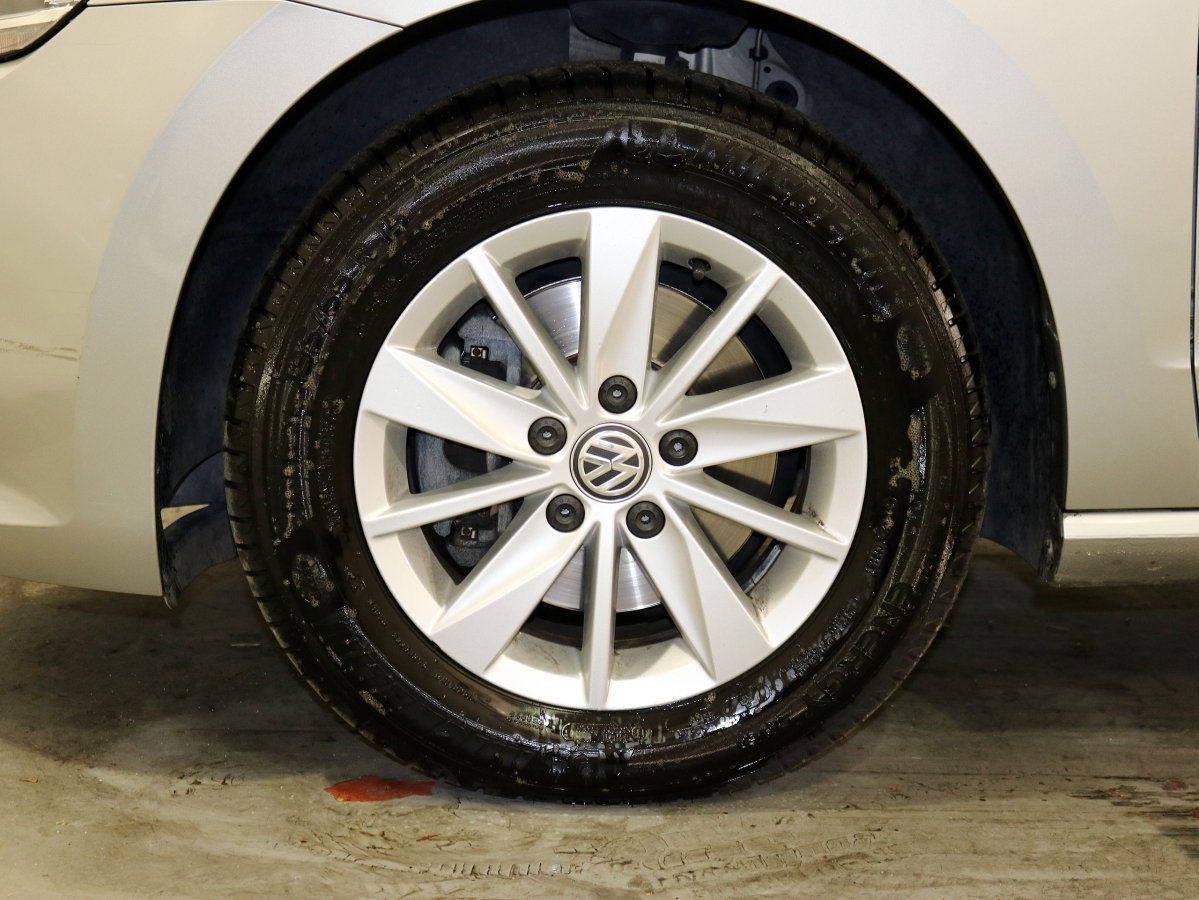 Foto Volkswagen Golf Sportsvan 29