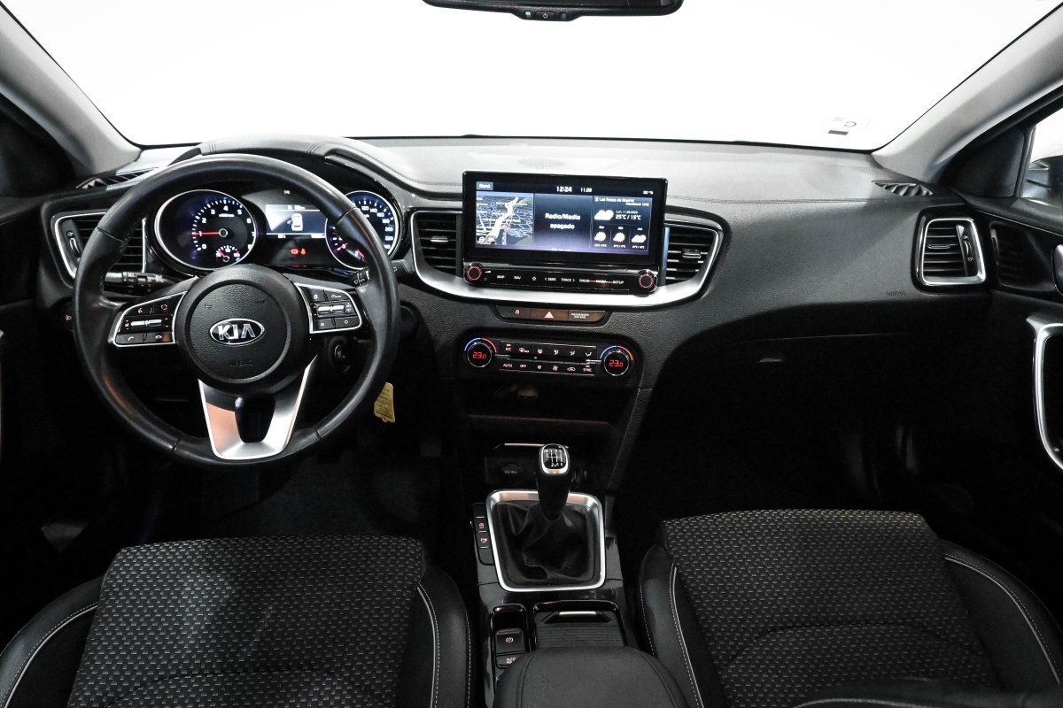 Foto Kia XCeed 22